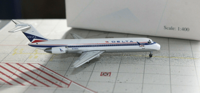 DELTA "Widget" DC-9-32 (N1265L), 1:400 Naviagtor