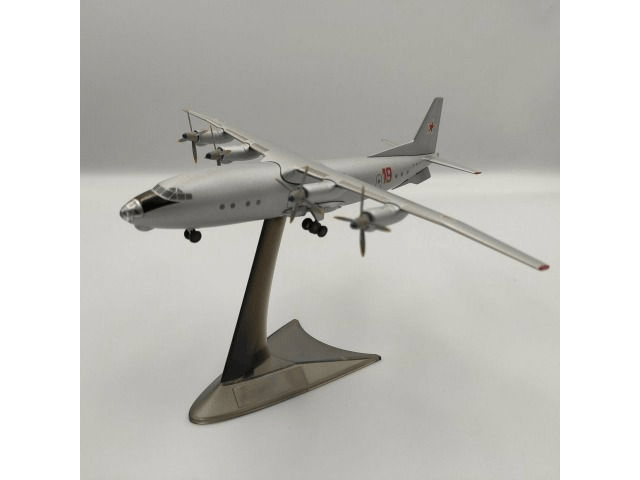 Russian Air Force Antonov AN-10 (19), 1:200, lim. Ed. 50, very rare!