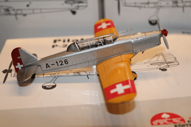 Pilatus P-2-05 A-126 Flügel gelb Jg. 1949, 1:72, ACE