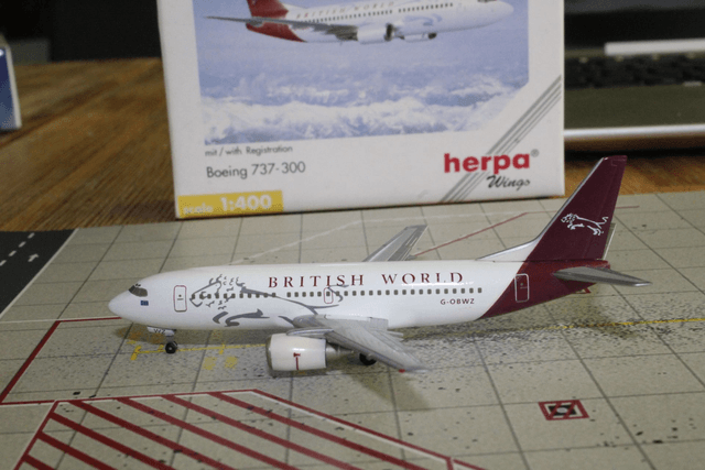 British World Airlines LTD B737-300 (G-OBWZ), 1:400, Herpa