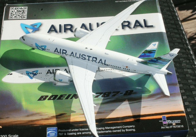 Air Austral Boeing 787-9 Dreamliner (F-OLRC), 1:200 Inflight200