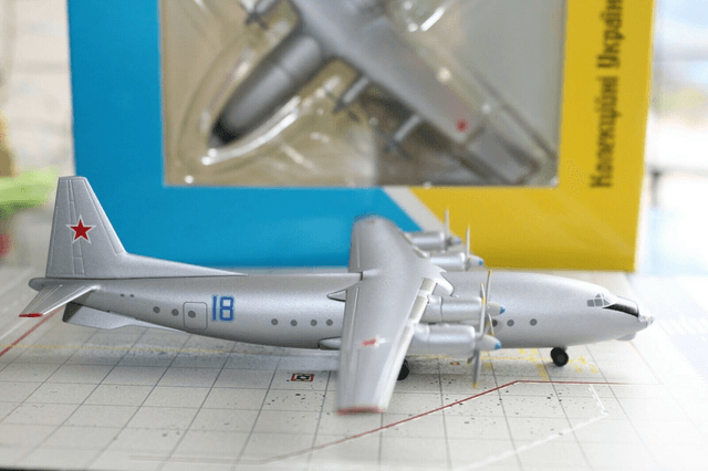 Russian Air Force Antonov AN-10 (18), 1:200, lim. Ed. 50, very rare!
