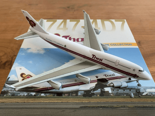 Thai Airways B747-4D7 "Kings 72nd Celebration" (HS-TGK), 1:400 