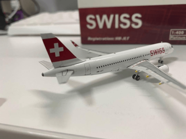 Swiss A320-200 (HB-JLT), 1:400, Phoenix