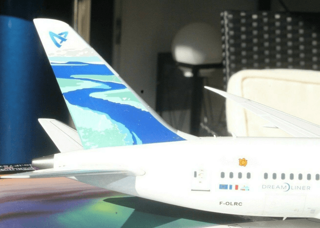 Air Austral Boeing 787-9 Dreamliner (F-OLRC), 1:200 Inflight200