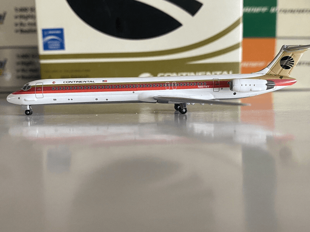 Continental Airlines MD-82 (N807NY) Black Meatball, 1:400