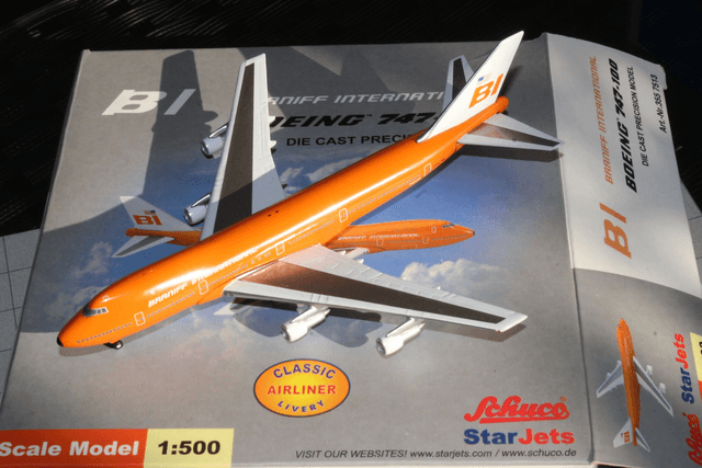 Braniff B747-100 (N601BN), 1:500 Schuco