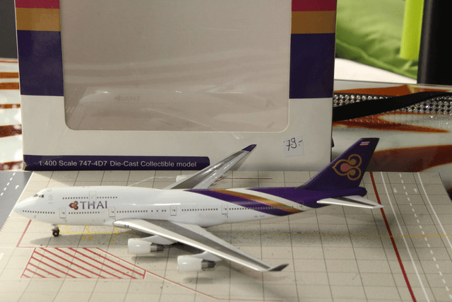 Thai Airways B747-400 (TS-TGZ), 1:400