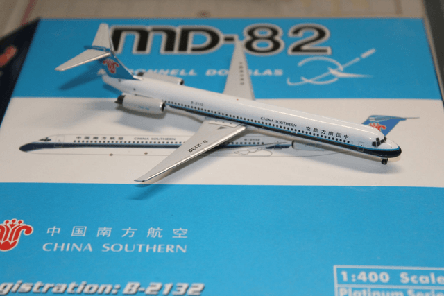 China Southern MD-82 (B-2132), 1:400 Phoenix