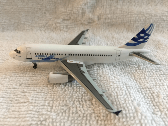 Airbus A319 Corporate Jetliner, 1:400