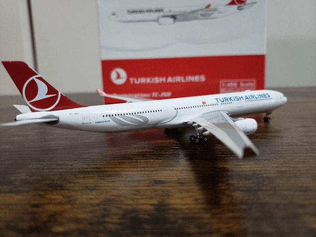 Turkish Airlines A330-300 (TK-JNH), 1:400, Phoenix