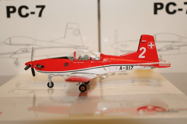 Pilatus PC-7 (A-917) Team / 2 Payerne Air14 , 1:72