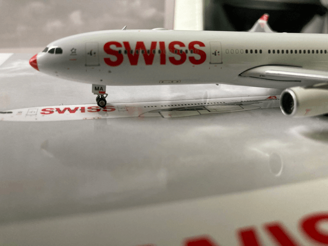 Swiss A340-300 (HB-JMA) "Red Nose", 1:400, Phoenix