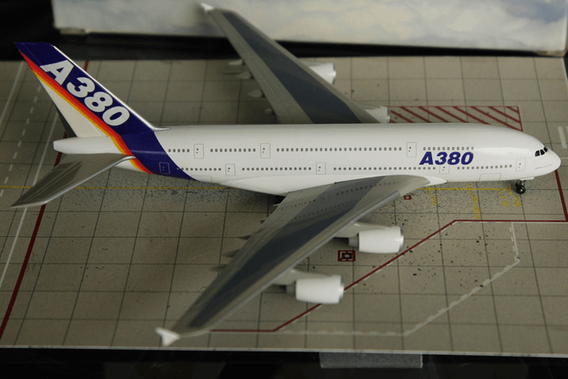 Airbus Industrie A380 "House livery, 1:400
