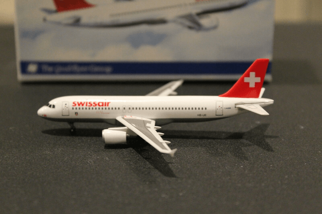 Swissair A320-200 (HB-IJE), 1:400
