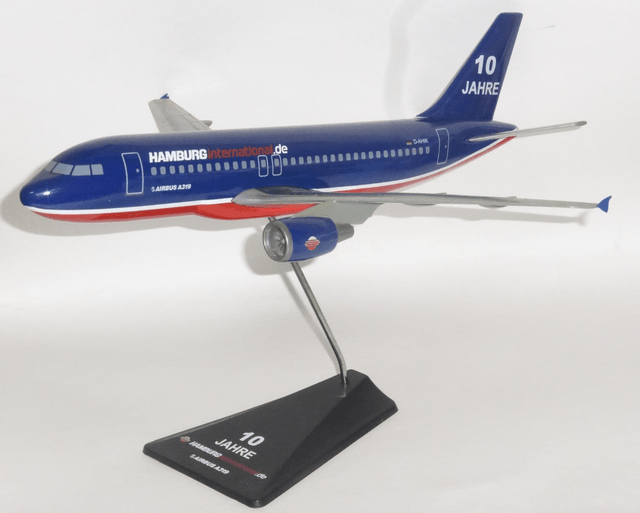 Hamburg International A319 (D-AHIK), "10 Jahre Bemalung", 1:100, Herpa