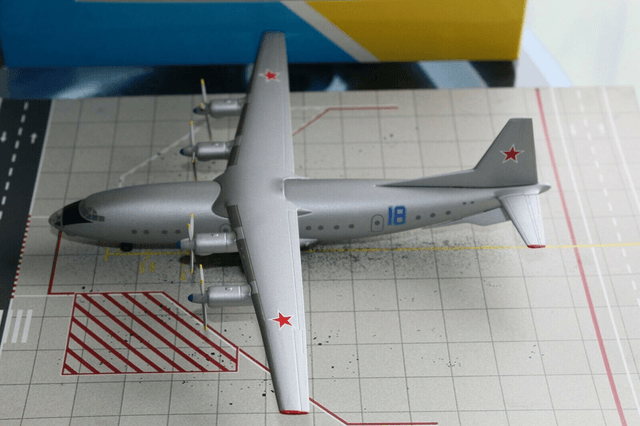 Russian Air Force Antonov AN-10 (18), 1:200, lim. Ed. 50, very rare!