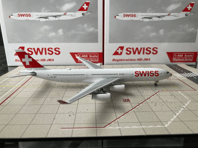 Swiss A340-300 (HB-JMA) "Red Nose", 1:400, Phoenix