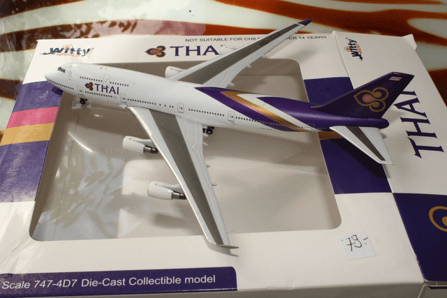 Thai Airways B747-400 (TS-TGZ), 1:400