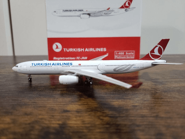 Turkish Airlines A330-300 (TK-JNH), 1:400, Phoenix