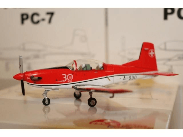 PC-7 Swiss Air Force "PC-7 Team 30 Jahre Livery" (A-930), 1:72, ACE