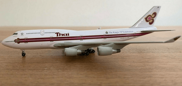 Thai Airways B747-4D7 "Kings 72nd Celebration" (HS-TGK), 1:400 