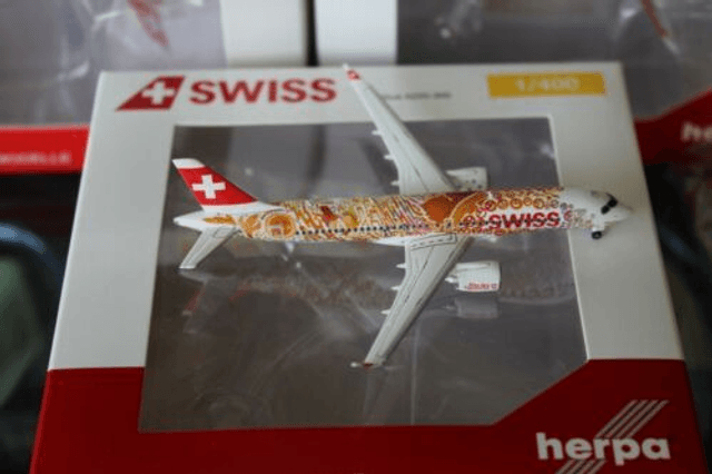 SWISS A220-300 (HB-JCA) Fête de Vignerons, 1:400 Herpa 562713