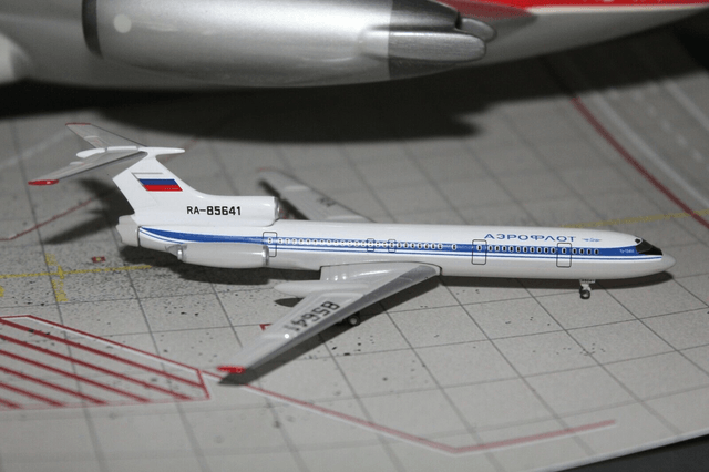 Aeroflot TU-154 (RA-85641) Tucano 1:400