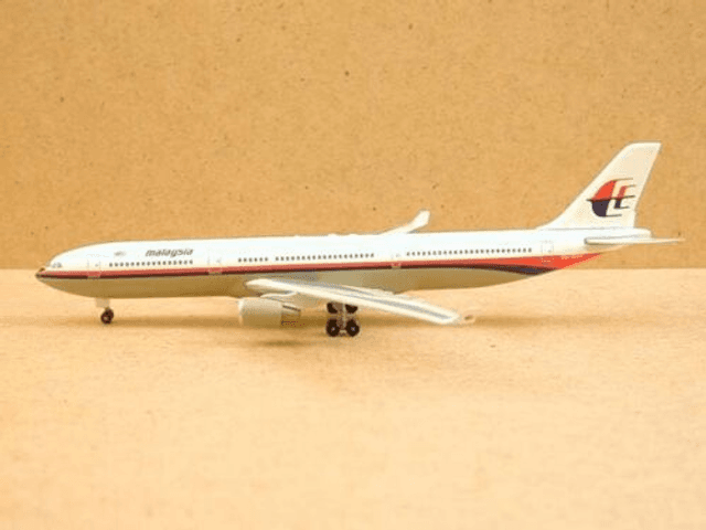 Malaysia Airlines A330-322 (9M-MKC), 1:400