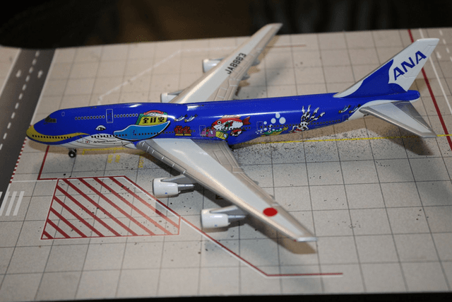 ANA B747-300 (JA8963), 1:400