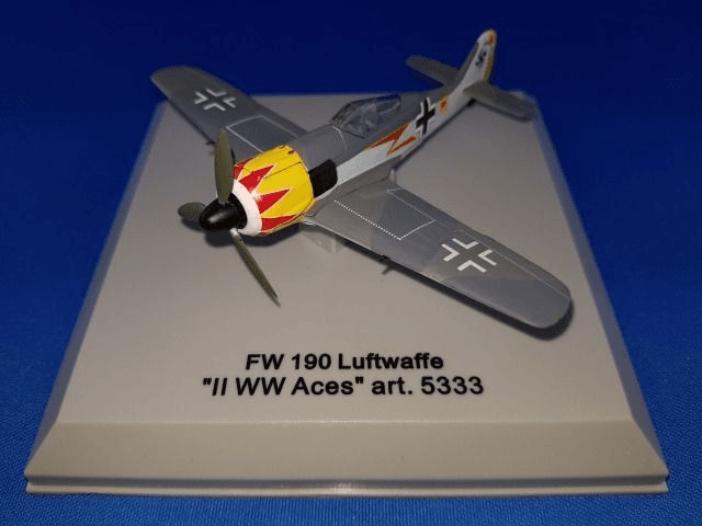 FW 190 Luftwaffe &quot;II WW Aces&quot;, 1:100