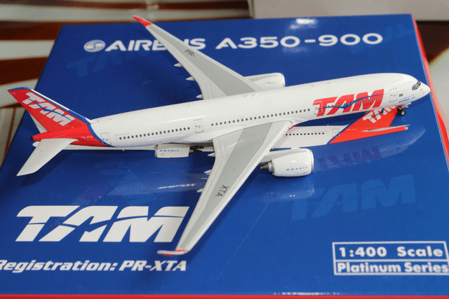 TAM A350-900 (PR-XTA) &quot;Primeiro A350 das Americas&quot;, 1:400 Phoenix