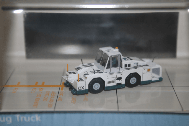 Flughafenschlepper LKW Druckguss Modell CX WT0500E, 1:200