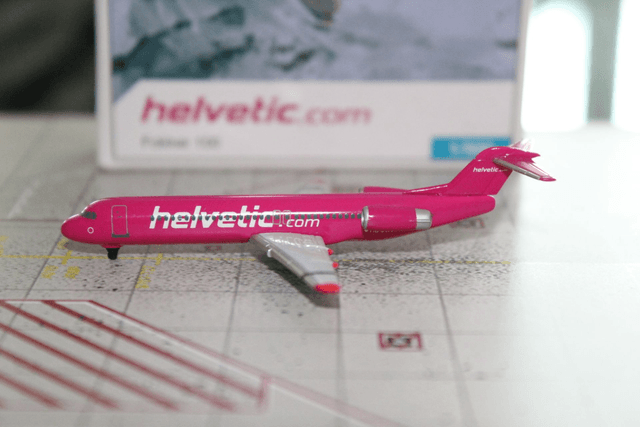 Helvetic Fokker 100 (HB-JVA), 1:500 Herpa