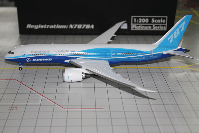Boeing B787 (N787BA) Dreamliner, Boeing livery, 1:200, Phoenix