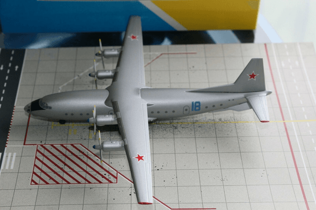 Russian Air Force Antonov AN-10 (18), 1:200, lim. Ed. 50, very rare!