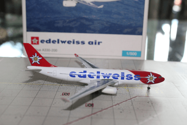 Edelweiss Air A330-200 (HB-IQZ), 1:500. Herpa