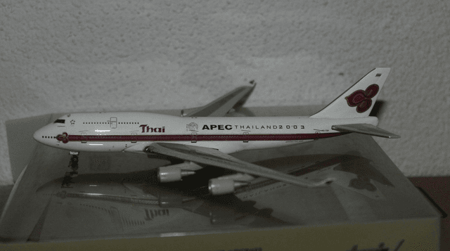 Thai Airways B747-400 (HS-TGH) &quot;APEC Thailand 2003&quot;, 1:400 Phoenix, SELTEN!