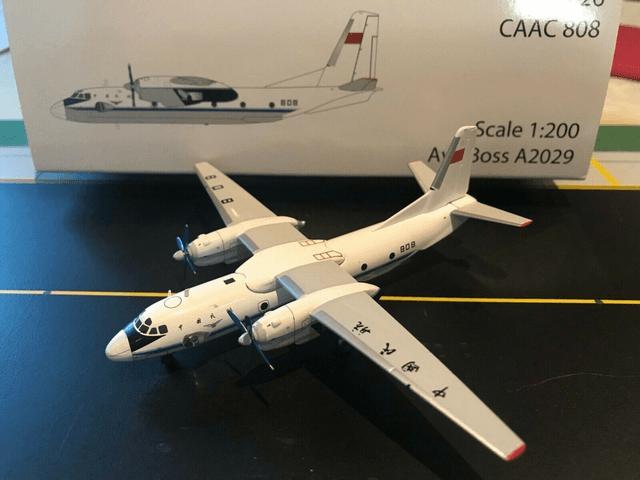 Antonov An-26 CAAC (808), 1:200
